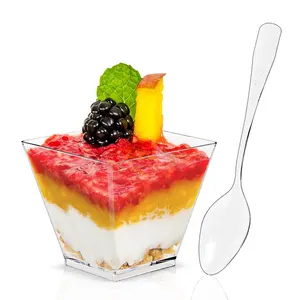 Großhandels produkte 2 Unzen Würfel klare Plastik Vorspeise Mini Dessert Parfait Tassen mit Löffel