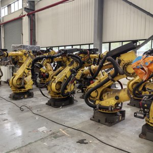 Robot FANUC R-2000iB d'occasion pour palettisation et manutention, bras robotique industriel - Product Image 1