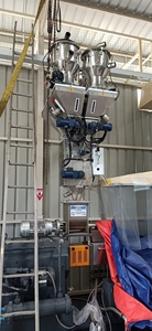 Automatic PLC-Controlled Plastics Resin &amp; Additives Gravimetric Blender Doser with 600kg/h Capacity <strong>Ribbon</strong> <strong>Mixer</strong> - Product Image 6