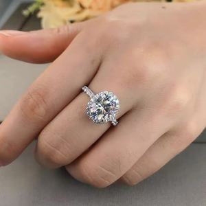 Bague en or 18 carats de haute qualité avec diamant moissanite de 4 carats à coupe ovale excellente, bague pour femme pour fiançailles/mariage - Product Image 5