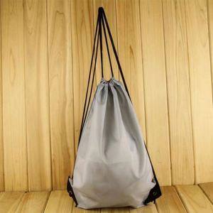 ออกแบบโลโก้ตามสั่ง กระเป๋าของขวัญแบบมีเชือกผูก ทำจากไนลอนรักษ์โลก ดีไซน์ทันสมัย กันน้ำ  กระเป๋าผ้าโพลีเอสเตอร์แบบมีเชือกผูก - Product Image 2