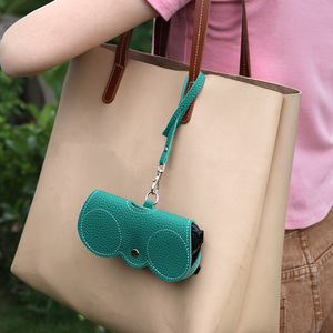 Nouvel étui à lunettes en PU, portable, étui à lunettes suspendable, protecteur de lunettes de soleil, clip à lunettes mignon, pochette simple pour lunettes - Product Image 4