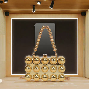 Sac à bandoulière tendance pour femme, pochette unique en acrylique avec sangle métallique réfléchissante et doublure en polyester - Product Image 2