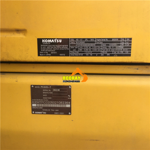 Excavatrice Komatsu PC220-7 d'occasion, équipement de terrassement en bon état, compatible avec les modèles Komatsu PC220, PC210, PC240, PC220-8 - Product Image 5