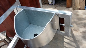 New Condition NBS Model 6101A Hot-Dip Galvanized Steel <strong>Horse</strong> <strong>Feed</strong> <strong>Bins</strong> for Farm Use 350x250x250mm 7.5kg - Product Image 3