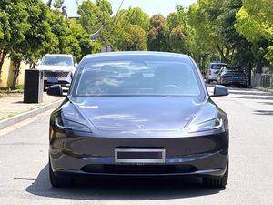 <span class=keywords><strong>Tesla</strong></span> <span class=keywords><strong>Model</strong></span> <span class=keywords><strong>3</strong></span> Long Range <span class=keywords><strong>2023</strong></span>, version mise à jour : double moteur, transmission intégrale, transmission automatique - Product Image 3