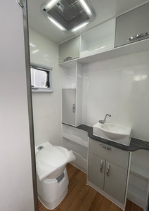 مقطورة سفر تخييم فاخرة 17ft 4x4 <span class=keywords><strong>RV</strong></span> 5 ركاب في الهواء الطلق من قبل الشركات المصنعة الصينية - Product Image 3