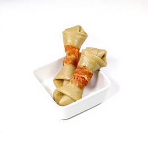 ขนมขบเคี้ยวสำหรับสุนัขยี่ห้อ Pal's Delight แบบขายส่ง ขนาด 4 นิ้ว ทำจากหนังวัวดิบ ไม่มีเนื้อสัตว์ ห่อหุ้มด้วยกระดูกไก่ โปรตีนสูง ย่อยง่าย - Product Image 1