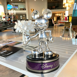 Scultura Personalizzata di Topolino e Minnie in Fibra di Vetro e Resina Ecologica per Esposizione Interna ed Esterna - Product Image 3