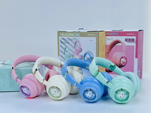 2023hot bán HelloKitty không dây Luminous Over-Ear Headphone PC trò chơi headphone đầy màu sắc hơi thở ánh sáng headphone - Product Image 6