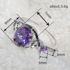 Anello con Design Ovale Viola e Fascia Intrecciata per Donne - Product Image 5