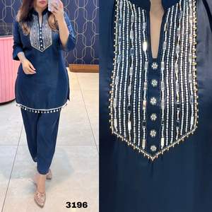 Conjunto de verano para mujer en tela de algodón puro con hermoso diseño de bordado Elegante y cómodo Cantidad a granel disponible - Product Image 5