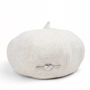 Boina de lana con pin de corazón para mujer, gorra unisex de estilo vintage a la moda para otoño e invierno - Product Image 5