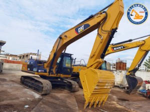 Excavadora de cadenas usada Caterpillar de bajo precio, modelo 2016, cucharón de 1.2m³, peso operativo de 20000 kg, motor de 236 HP, bomba de alto rendimiento. - Product Image 4