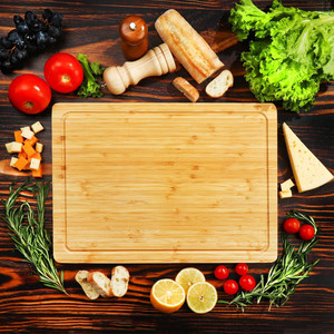 Planche à découper en bois multifonctionnelle écologique en <span class=keywords><strong>bambou</strong></span> personnalisée avec logo, 40x30, antidérapante, double face, avec rainure pour le jus - Product Image 2