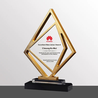 Trophées en métal irréguliers les plus récents de 2026, médailles en cristal personnalisées, sublimation, cristal vierge, prix commémoratifs, prix de gros