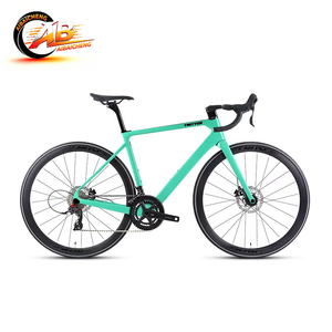 Vélo de route en fibre de carbone 700c avec 22 vitesses, freins à disque hydrauliques, cadre aérodynamique, roues en alliage et guidon intégré - Product Image 1