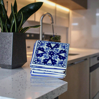 Autocollants muraux modernes chinois, motif fleur bleue, sous-verres carrés en céramique, porte-gobelets, tapis résistants à la chaleur, 2 pièces, personnalisables