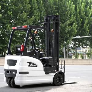 Montacargas Eléctrico de Tres Ruedas, Cero Emisiones, Bajo Ruido, Bajos Costos de Mantenimiento Operativo, Arranque Suave, Batería de Plomo-Ácido - Product Image 2