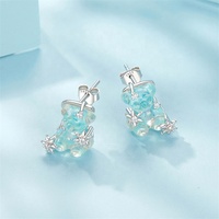 Anting-anting kecil anak-anak, perhiasan fashion hypoallergenic terbaru, anting-anting kecil anak-anak desainer Biru Bunga Tanpa Noda resin beruang perak lucu s925
