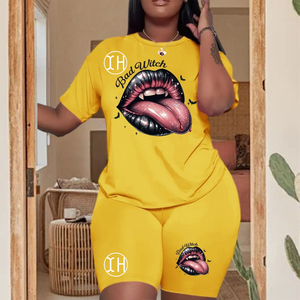 Thiết Kế Xấu Phù Thủy Thư In Ấn Đôi Môi Đồ Họa Bộ Ngắn Giản Dị Lỏng Phù Hợp Áo Quần Short Chặt Chẽ 2 Mảnh Thiết Lập Cho Phụ Nữ - Product Image 1