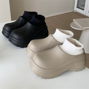 Ciabatte invernali in cotone da donna per esterni impermeabili caldi sandali in peluche con suola <span class=keywords><strong>EVA</strong></span> Fluff scarpe da giardino per la casa pantofole - Product Image 4