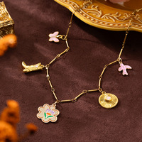 Pendentif Papillon Fleur Minimaliste en Cuivre, Sans Nickel, Hypoallergénique, Disponible en Petites Quantités (MOQ), Tendance sur les Réseaux Sociaux, Idéal pour le Quotidien
