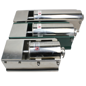 Machine à farcir les saucisses à piston manuel rapide en acier inoxydable à 4 tubes, horizontale, pour hot-dogs - Product Image 4