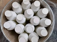 Complément Multivitaminé Liquide pour Poulets de Chair : Améliore la Croissance, la Couleur et la Qualité du Jaune d'Œuf