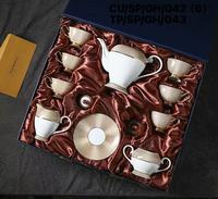 Ensemble de tasses à thé en porcelaine osseuse de style grec/avec un motif plaqué or et bord doré/disponible en 6, 12 et 21 pièces