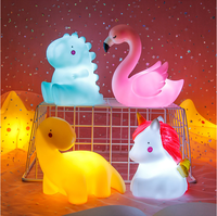 Veilleuse LED PVC Mini Mignonne Kawaii pour Enfants avec Interrupteur, Lumière Blanche Chaude, Design Animal de Dessin Animé pour Chambre et Salon