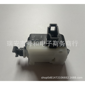 มอเตอร์ล็อคฝากระโปรงท้ายรถยนต์ Vw รุ่น 7L6959781 3B5827061B ใช้ไฟ DC 12V ตัวกระตุ้นทำจากพลาสติก สำหรับรถยนต์ Bora Golf Passat Polo Beetle Touareg - Product Image 5