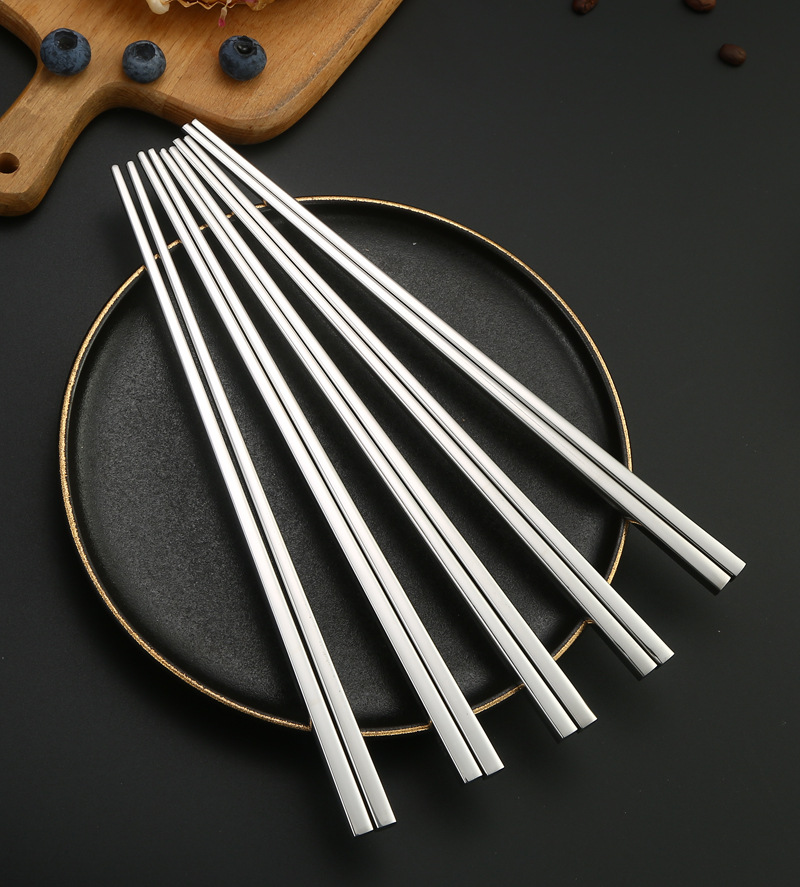Stainless Steel Chopsticks - 5 Pairs Reusable Metal Utensils (Silver Crack Pattern)
