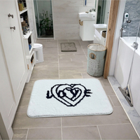Design personnalisé antidérapant tufté motif jacquard tapis de bain en microfibre lavable en machine tapis géométrique alphabet pour la maison salle de bain