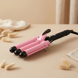 <span class=keywords><strong>Rizador</strong></span> <span class=keywords><strong>de</strong></span> <span class=keywords><strong>pelo</strong></span> eléctrico automático <span class=keywords><strong>de</strong></span> 22 mm con tres tubos <span class=keywords><strong>para</strong></span> <span class=keywords><strong>ondas</strong></span> <span class=keywords><strong>grandes</strong></span> y efecto <span class=keywords><strong>de</strong></span> onda <span class=keywords><strong>de</strong></span> agua, <span class=keywords><strong>para</strong></span> salón <span class=keywords><strong>de</strong></span> belleza - Product Image 2