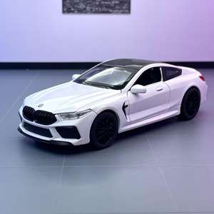 다이캐스트 1:32 합금 모델 BWM M8 소리와 빛 풀백 도어 오픈 메탈 자동차 모델 전시 컬렉션 장난감 - Product Image 3