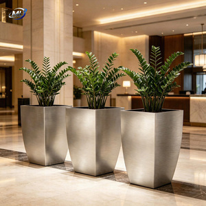 Macetas Cuadradas Modernas de Acero Inoxidable, Diseño Minimalista para Exteriores, Decoración con Plantas Verdes para Centros Comerciales - Product Image 2