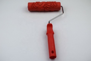 Recarga roja de alta calidad y cepillo de rodillo de pintura de goma con mango de plástico rojo <span class=keywords><strong>para</strong></span> <span class=keywords><strong>pintar</strong></span> - Product Image 3