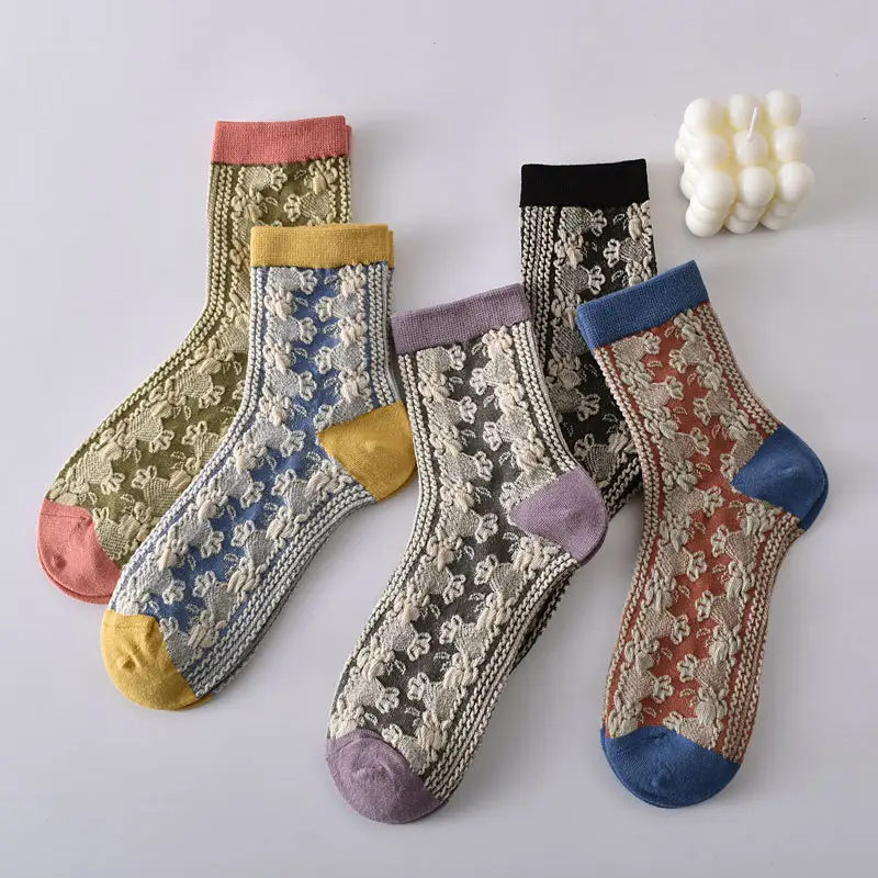 Wholesale 2023 Fashion Women Floral Retro Style Novelty Cotton Socks Vintage Embroidered Socks Ladies Socks Flower