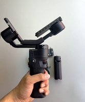Stabilizer Kamera Genggam Tiga-Axis Profesional RS 3 Mini Bekas Laris Manis