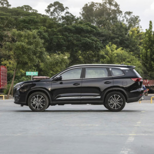 Nuova Auto 2025 <span class=keywords><strong>Chery</strong></span> <span class=keywords><strong>Tiggo</strong></span> <span class=keywords><strong>8</strong></span> PRO 290T Versione Premium FWD con Pneumatici R18, Sedili in Tessuto, Nuova Auto a Benzina - Product Image 3