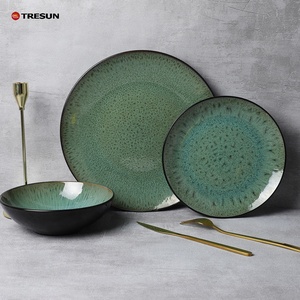 Vaisselle de luxe nordique noire et bleue émaillée réactive bicolore <span class=keywords><strong>18</strong></span> <span class=keywords><strong>pièces</strong></span> à prix réduit <span class=keywords><strong>Service</strong></span> d'<span class=keywords><strong>assiettes</strong></span> et bols en céramique pour 6 personnes - Product Image 3