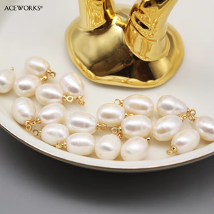 จี้ไข่มุกบาโรก |   ห่วงคล้องสแตนเลสสตีลชุบทอง 18K PVD |   จี้ไข่มุกน้ำจืด |   กันน้ำและไม่หมองคล้ำ - Product Image 5