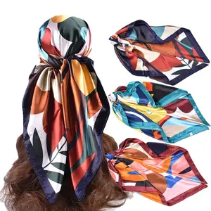 2023年春夏新作欧米ファッション幾何学シミュレーションシルク90大スカーフ女性スポット卸売ファッション