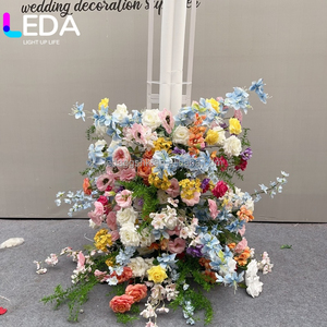 Arco Decorativo de Flores Artificiales LEDA Hecho a Mano para Bodas, con Color Personalizado para Eventos Navideños - Product Image 5