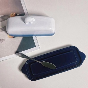 Boîte de rangement nordique en céramique pour fromage et beurre, bleue, rectangulaire, avec couvercle, impression décorative, vaisselle, stock, Die Butterdose - Product Image 4
