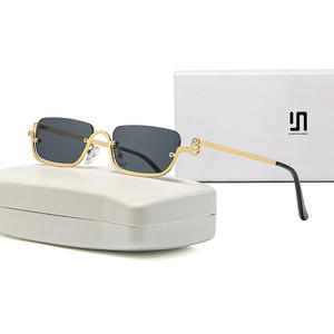 Nuevas Gafas de Sol Metálicas para Mujer, Montura Pequeña, Doradas y Negras, Protección UV400 Tipo 3, Lentes de PC, Estilo Moderno - Product Image 4