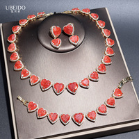 Luxuriöses rotes Herz-Set mit Zirkonia-Halskette, Armband und Ohrringen, Brautschmuck für Hochzeiten und Partys, hochwertiges modisches Geschenk für Frauen.