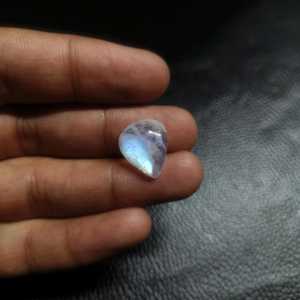 Pierre de Lune Arc-en-ciel Naturelle en Forme de Poire Cabochon 5,06 Carats, Pierre Précieuse Non Montée, Qualité Exceptionnelle, Fournisseur en Gros, Fabricant Inde - Product Image 2