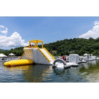 Parc aquatique gonflable flottant en PVC personnalisé, utilisation humide et sèche, thème plongée, aire de jeux commerciale